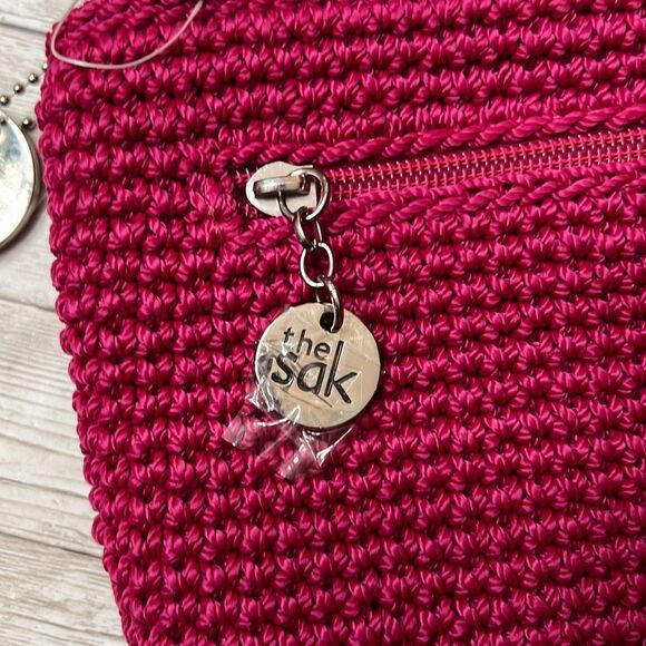 NWT THE SAK Crochet Craze Whatever Pinkberry Wristlet Silver Tone Hardware - Picture 9 of 14